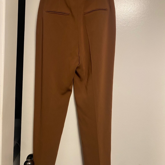 Boss dress pants in tobacco gold with self belt and pleated front-Size 2 - Picture 2 of 5